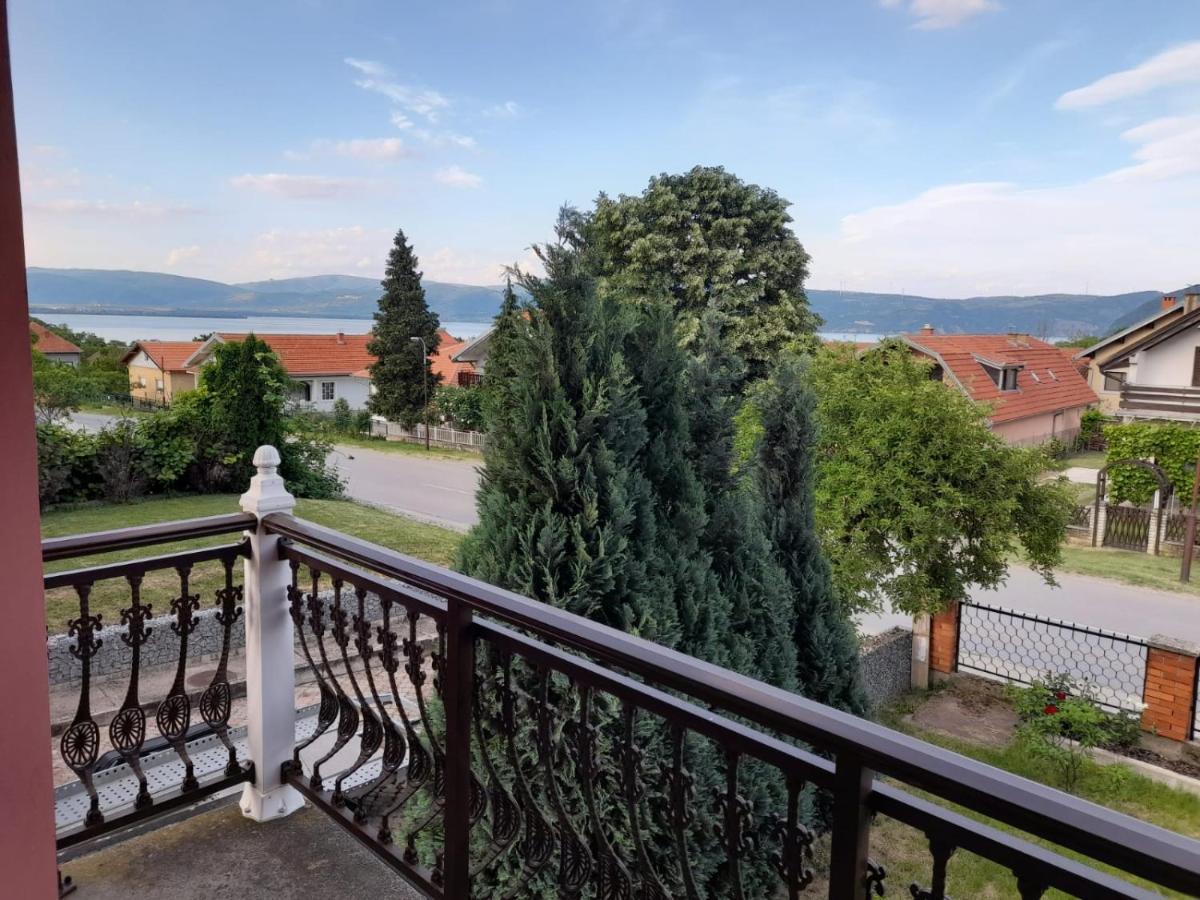 Guest House Lona Golubac Bagian luar foto