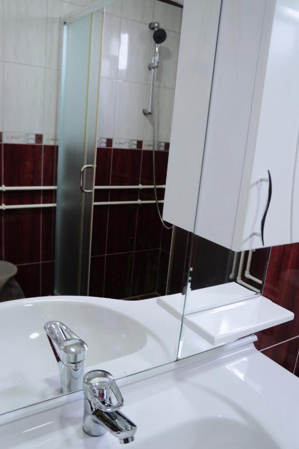 Guest House Lona Golubac Bagian luar foto