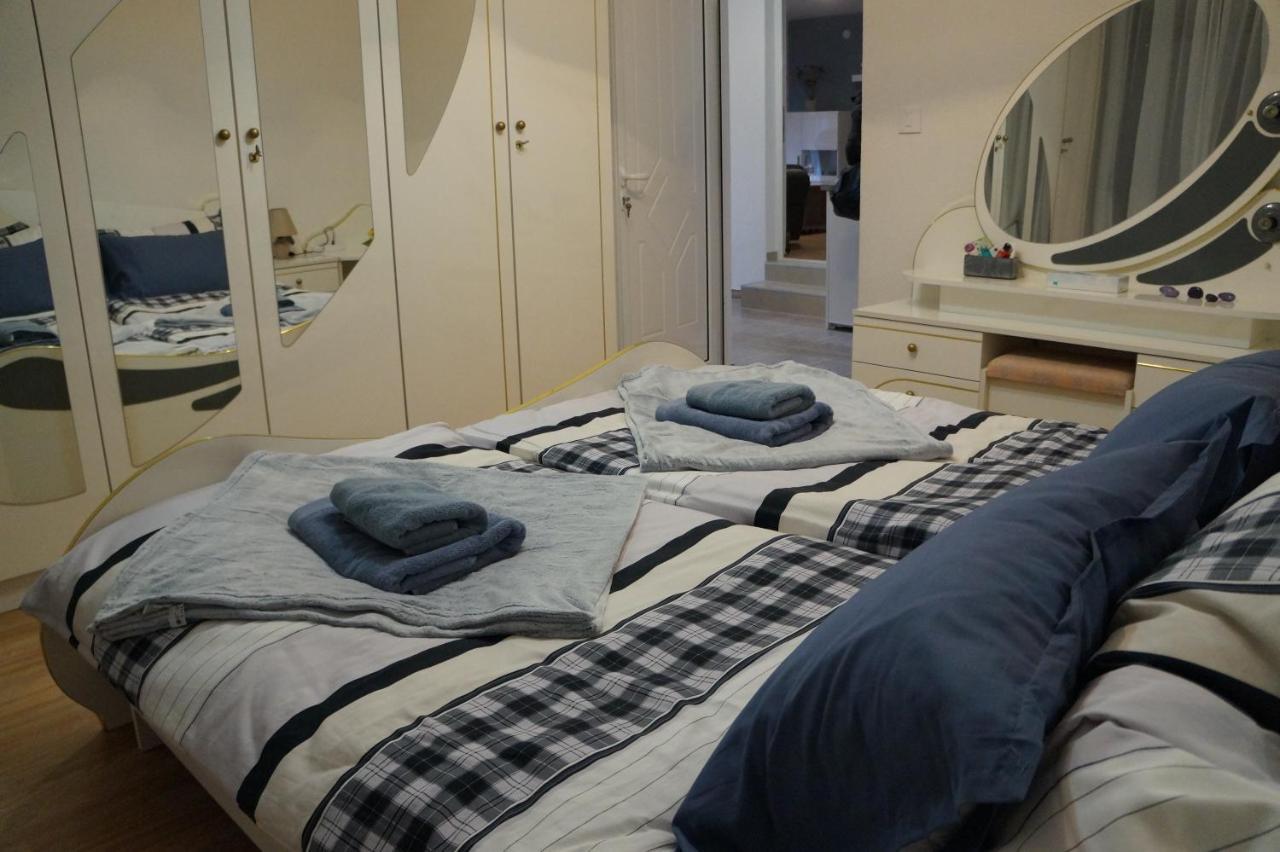 Guest House Lona Golubac Bagian luar foto