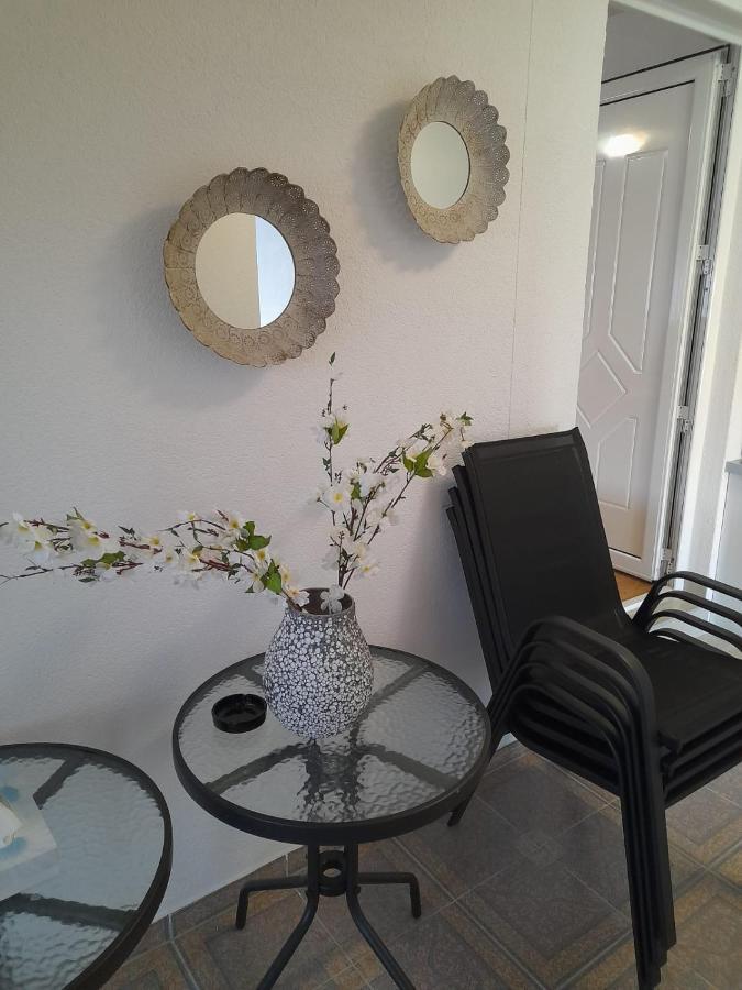 Guest House Lona Golubac Bagian luar foto