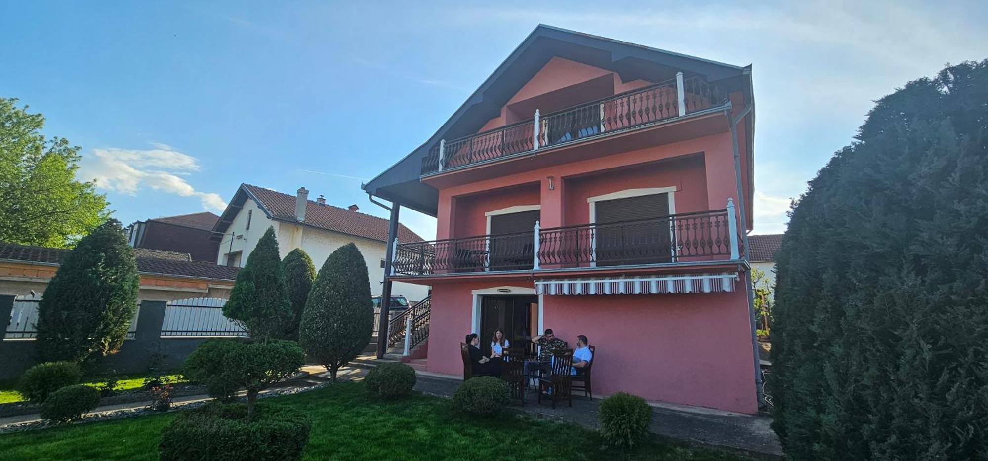 Guest House Lona Golubac Bagian luar foto